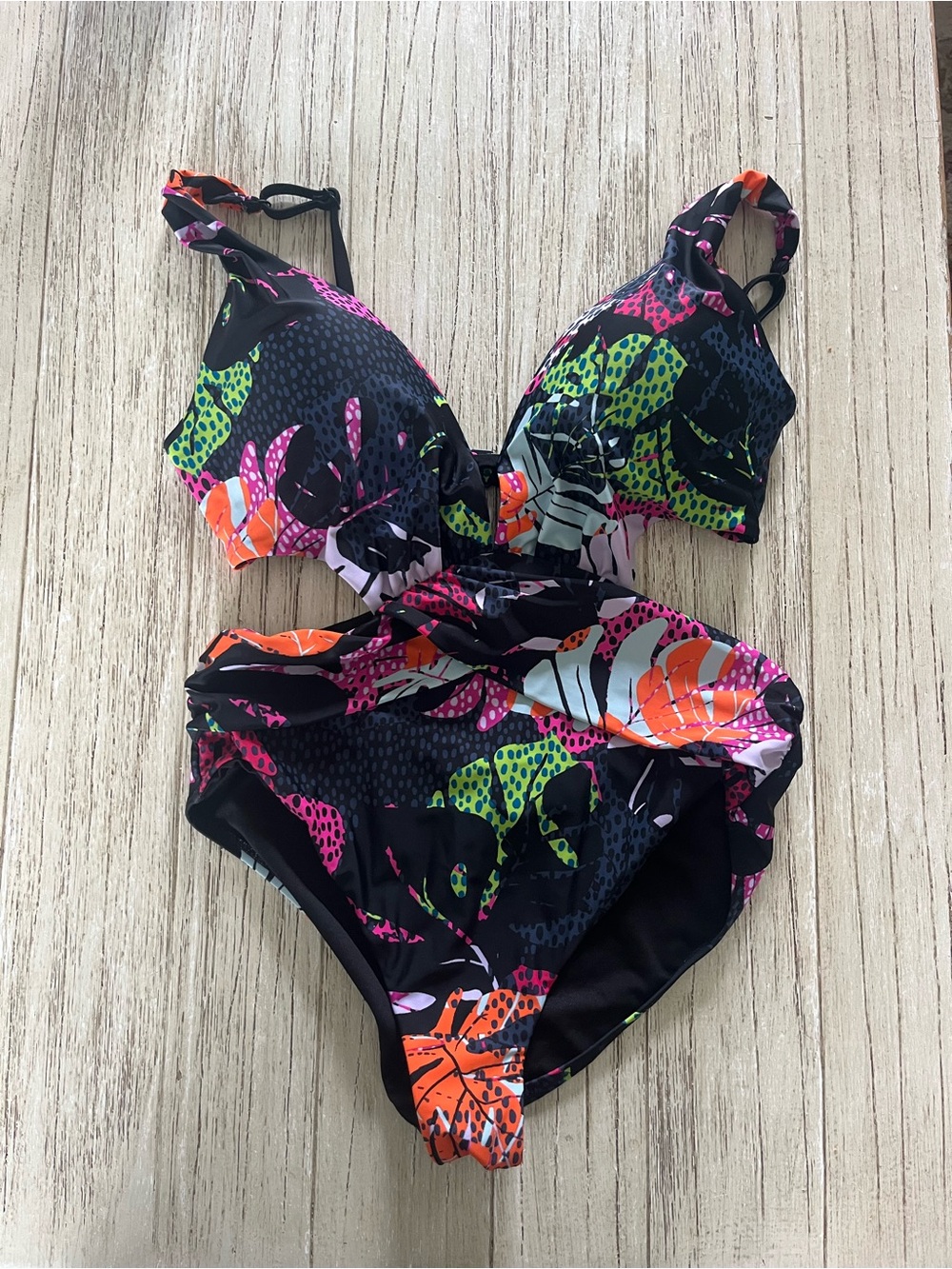Bar III, Palm Prowl Cross Front Monokini Swimsuit, Size Large, EUC - Picture 3 of 12